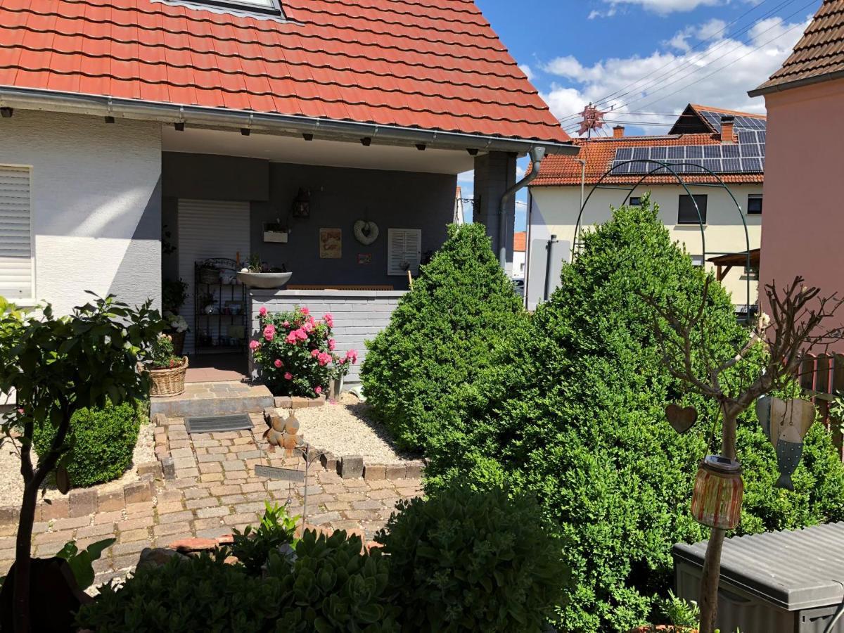 Ferien- Und Monteurswohnung Heilbrunnen Woerth am Rhein Dış mekan fotoğraf